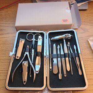 14 Pc Stainless Steel Manicure Grooming Kit in Blue Ostrich Print Faux Leather